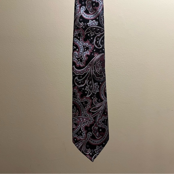 Express Tie - Mauve & Black Paisley - EUC - Picture 2 of 10